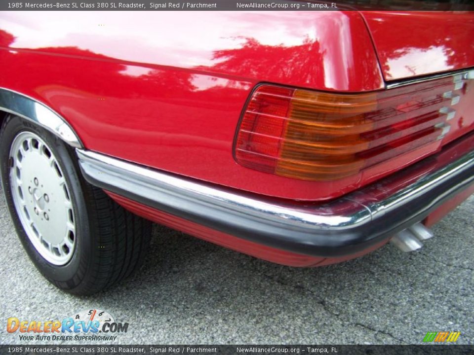 1985 Mercedes-Benz SL Class 380 SL Roadster Signal Red / Parchment Photo #15