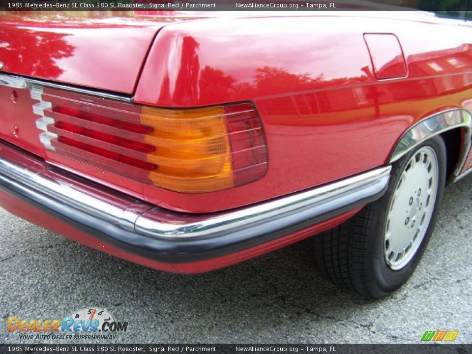 1985 Mercedes-Benz SL Class 380 SL Roadster Signal Red / Parchment Photo #16
