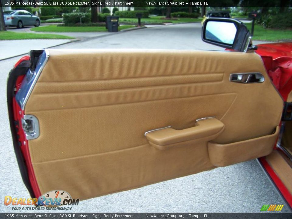 1985 Mercedes-Benz SL Class 380 SL Roadster Signal Red / Parchment Photo #36