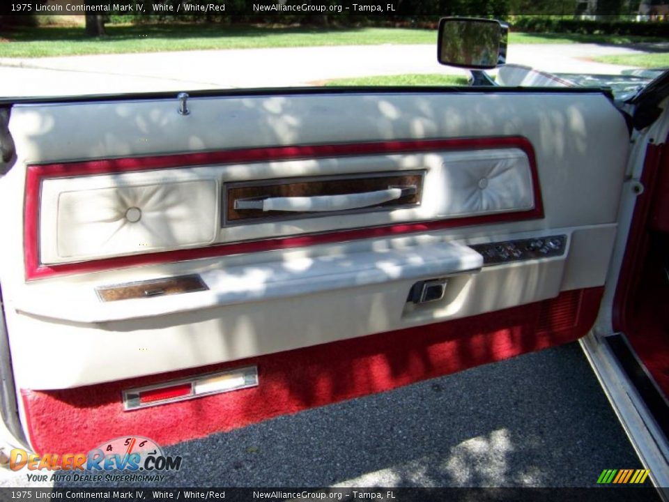 1975 Lincoln Continental Mark IV White / White/Red Photo #33