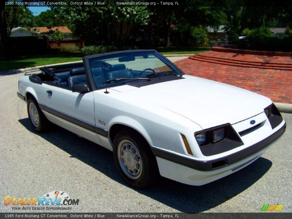 1985 Ford Mustang GT Convertible Oxford White / Blue Photo #2