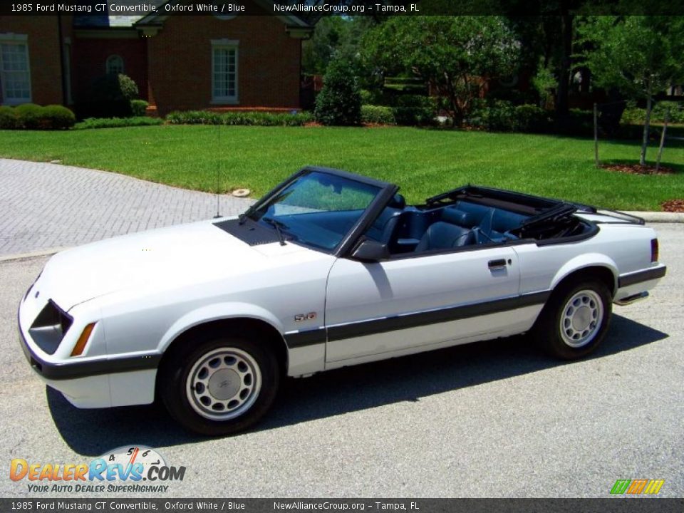 1985 Ford Mustang GT Convertible Oxford White / Blue Photo #9