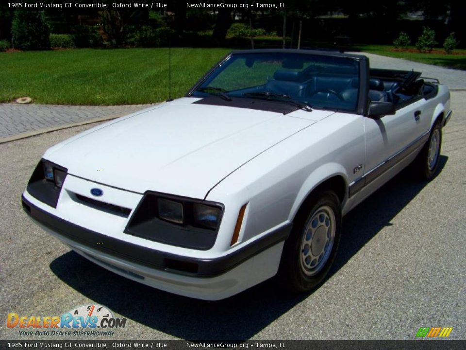 1985 Ford Mustang GT Convertible Oxford White / Blue Photo #10