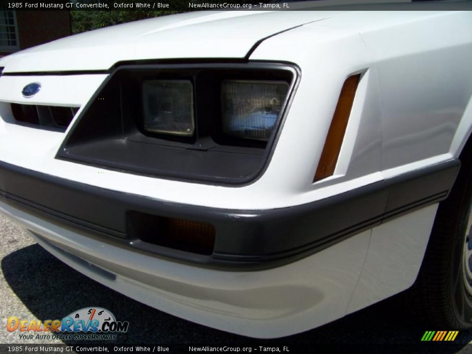 1985 Ford Mustang GT Convertible Oxford White / Blue Photo #11
