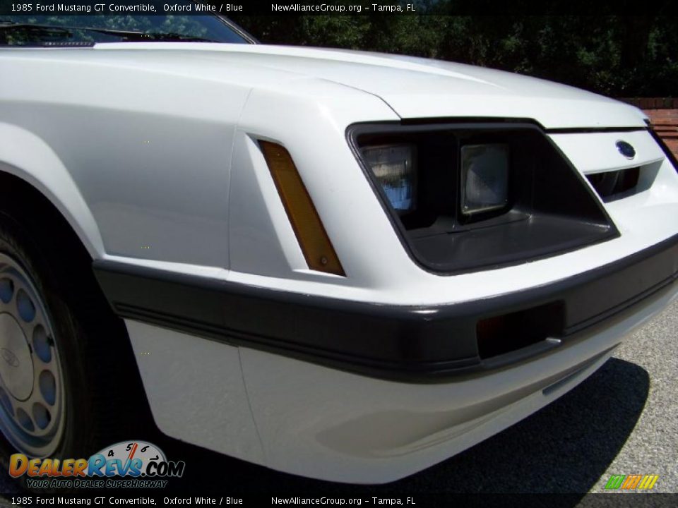 1985 Ford Mustang GT Convertible Oxford White / Blue Photo #12