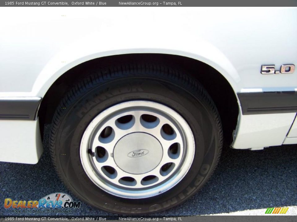 1985 Ford Mustang GT Convertible Oxford White / Blue Photo #18