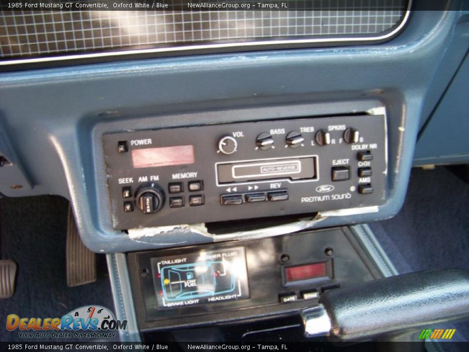 1985 Ford Mustang GT Convertible Oxford White / Blue Photo #30