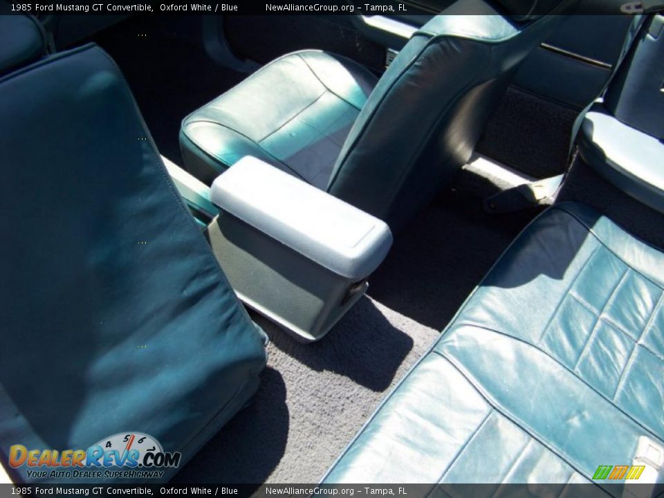 1985 Ford Mustang GT Convertible Oxford White / Blue Photo #34