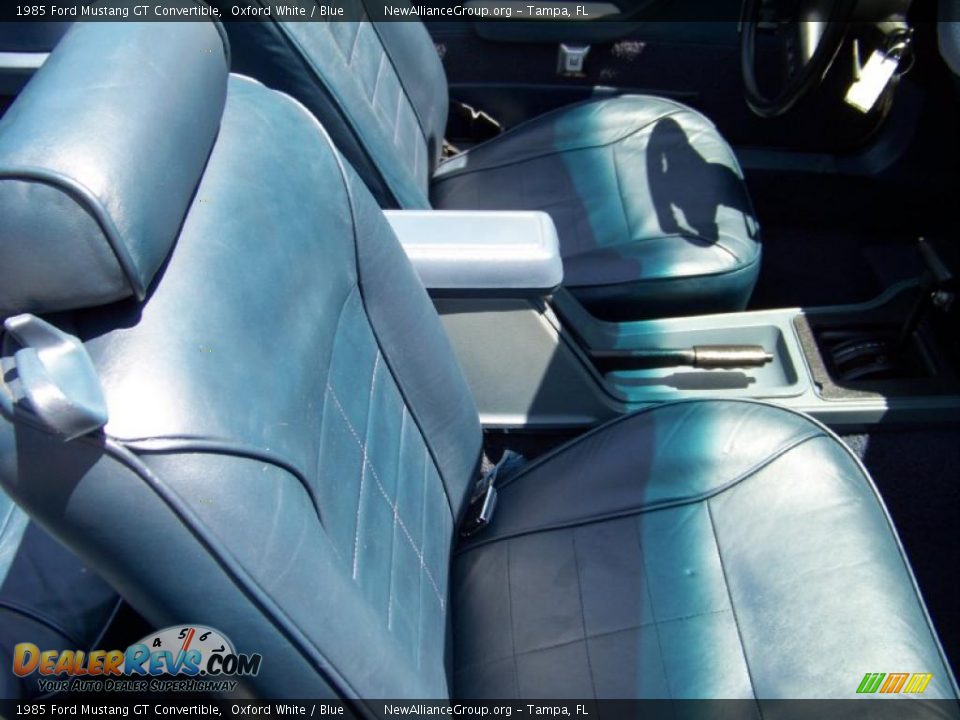 1985 Ford Mustang GT Convertible Oxford White / Blue Photo #36