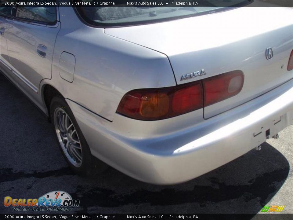 2000 Acura Integra LS Sedan Vogue Silver Metallic / Graphite Photo #17