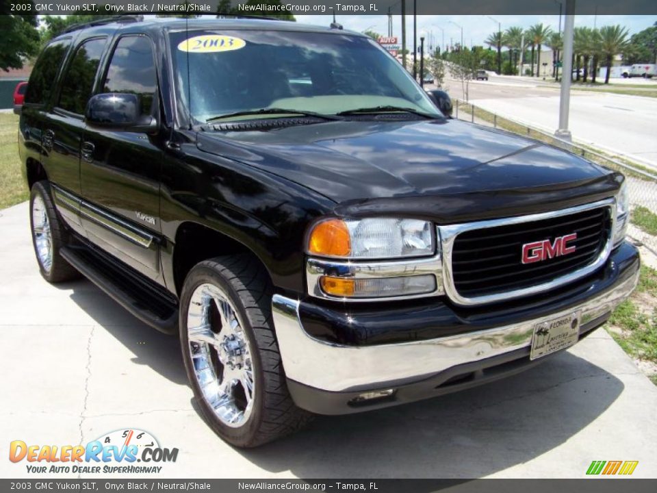 2003 GMC Yukon SLT Onyx Black / Neutral/Shale Photo #3