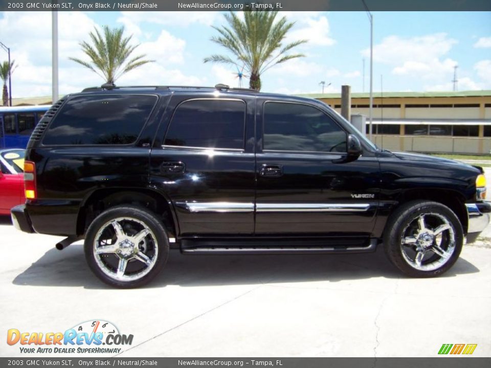 2003 GMC Yukon SLT Onyx Black / Neutral/Shale Photo #4