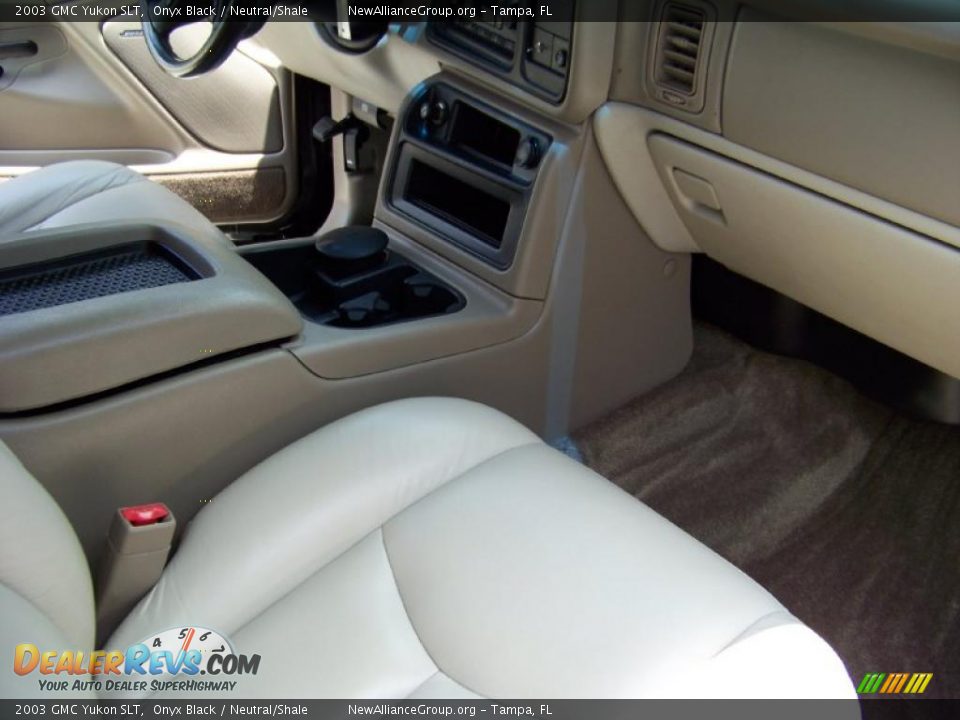 2003 GMC Yukon SLT Onyx Black / Neutral/Shale Photo #11