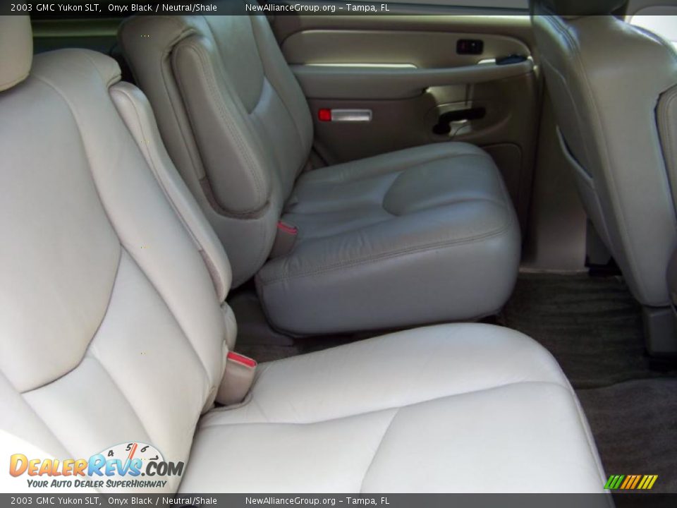 2003 GMC Yukon SLT Onyx Black / Neutral/Shale Photo #12