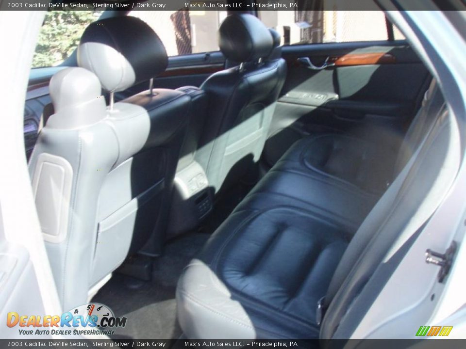 2003 Cadillac DeVille Sedan Sterling Silver / Dark Gray Photo #32