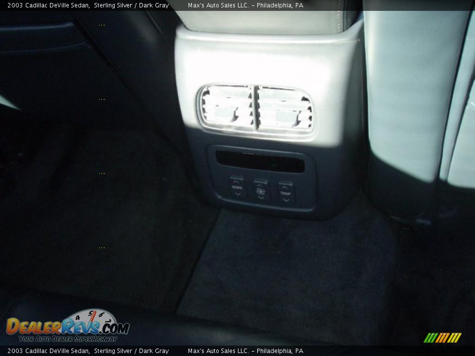 2003 Cadillac DeVille Sedan Sterling Silver / Dark Gray Photo #36