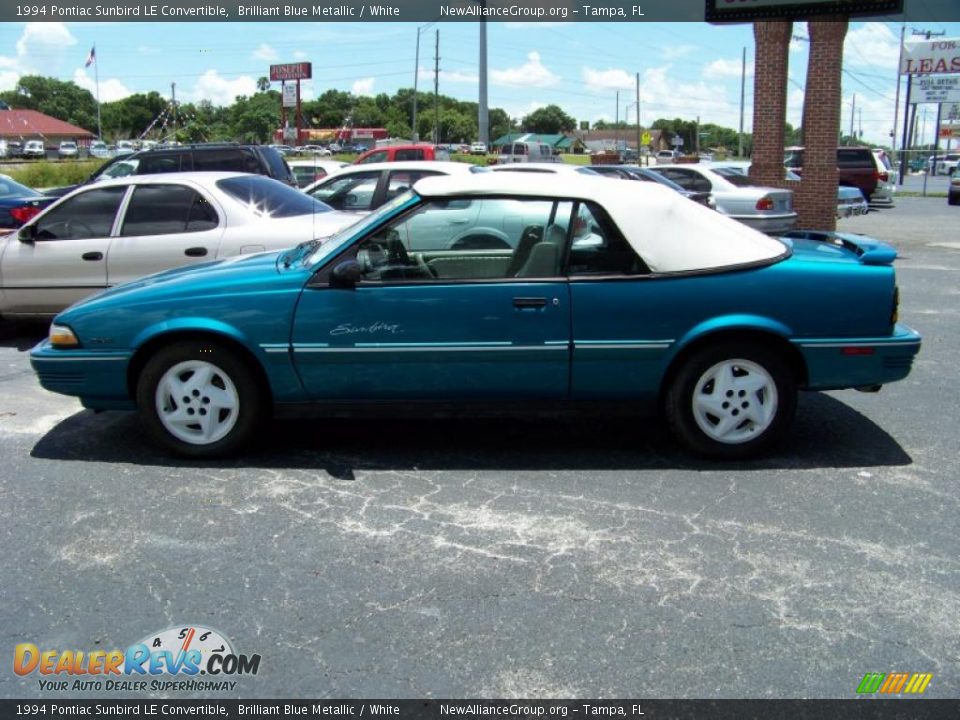 1994 Pontiac Sunbird LE Convertible Brilliant Blue Metallic / White Photo #4