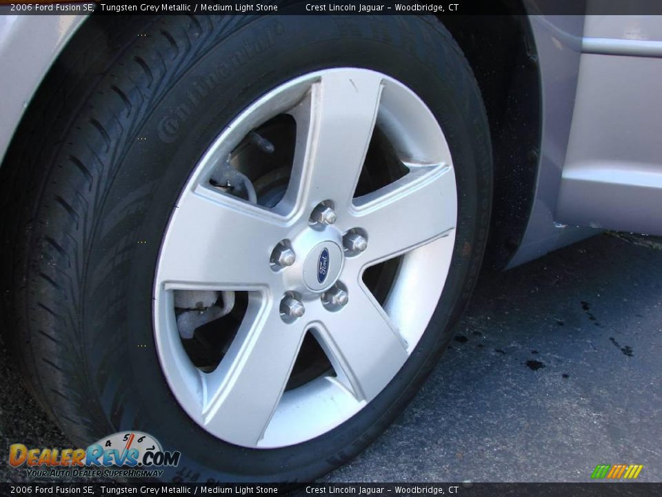 2006 Ford Fusion SE Tungsten Grey Metallic / Medium Light Stone Photo #13