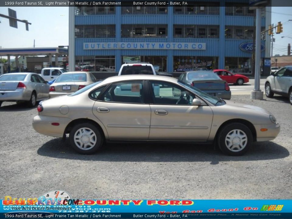 1999 Ford Taurus SE Light Prairie Tan Metallic / Dark Parchment Photo #1