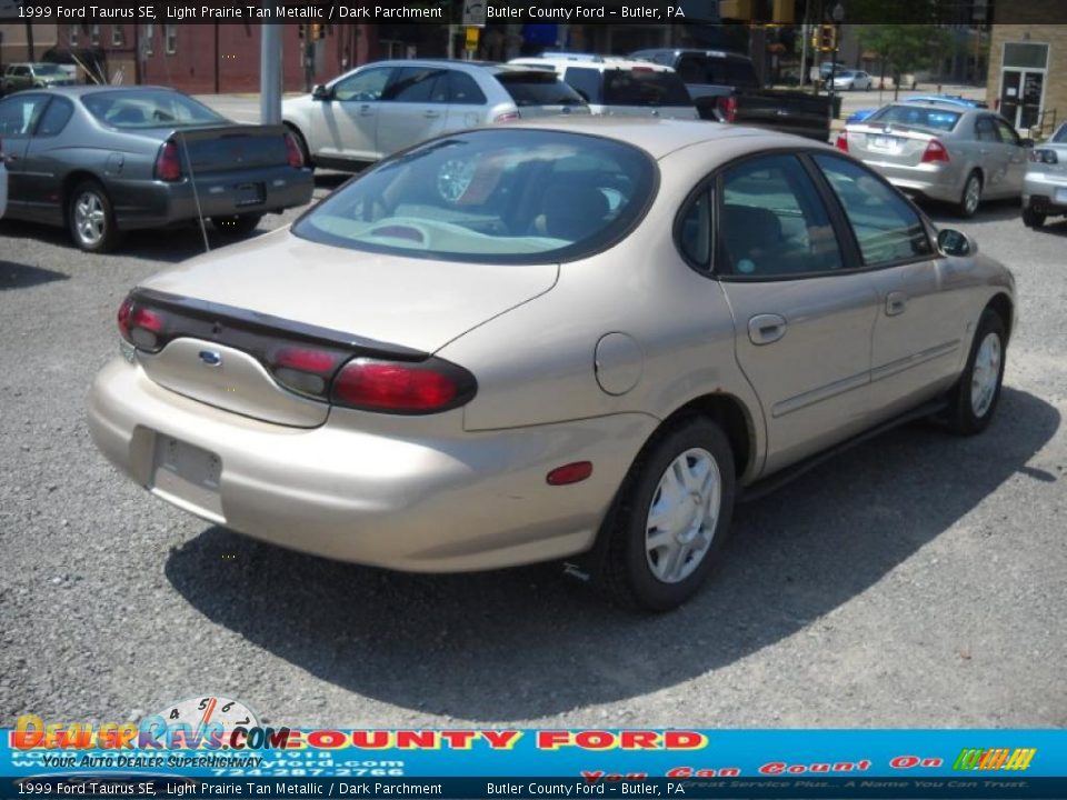1999 Ford Taurus SE Light Prairie Tan Metallic / Dark Parchment Photo #2