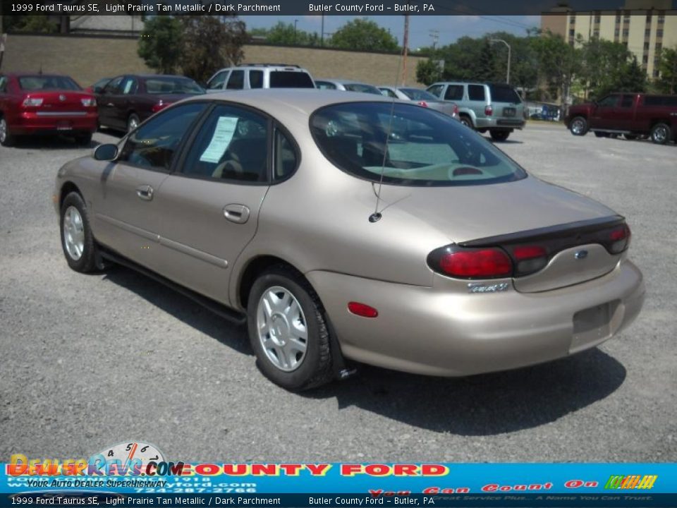 1999 Ford Taurus SE Light Prairie Tan Metallic / Dark Parchment Photo #4
