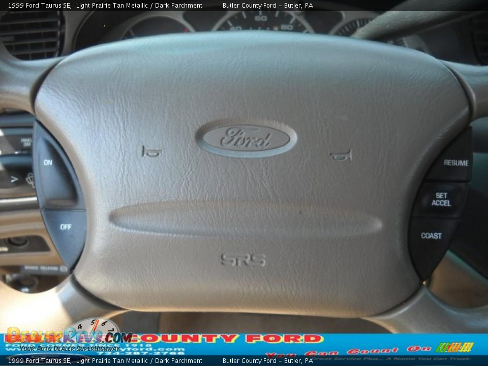 1999 Ford Taurus SE Light Prairie Tan Metallic / Dark Parchment Photo #24