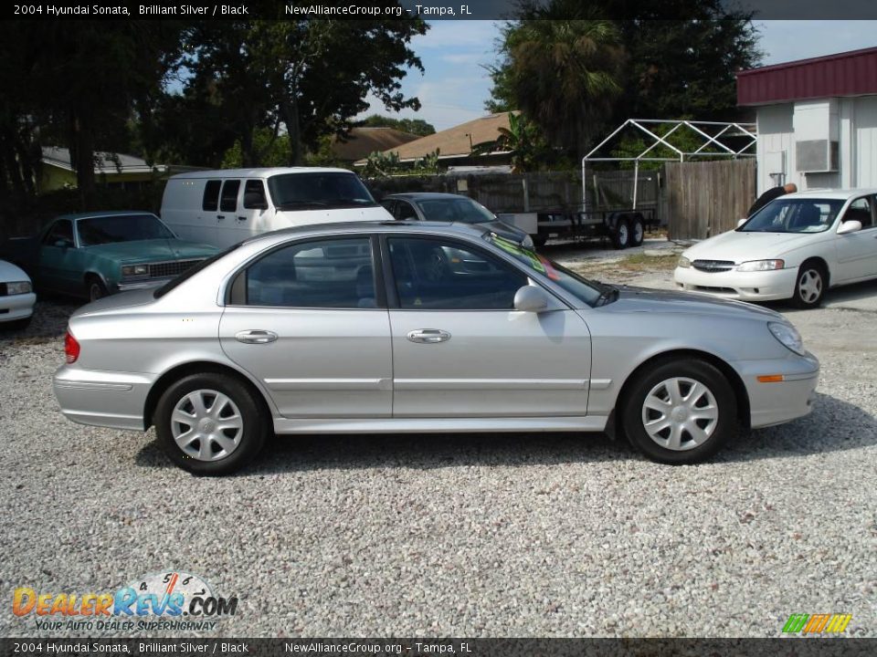 2004 Hyundai Sonata Brilliant Silver / Black Photo #4