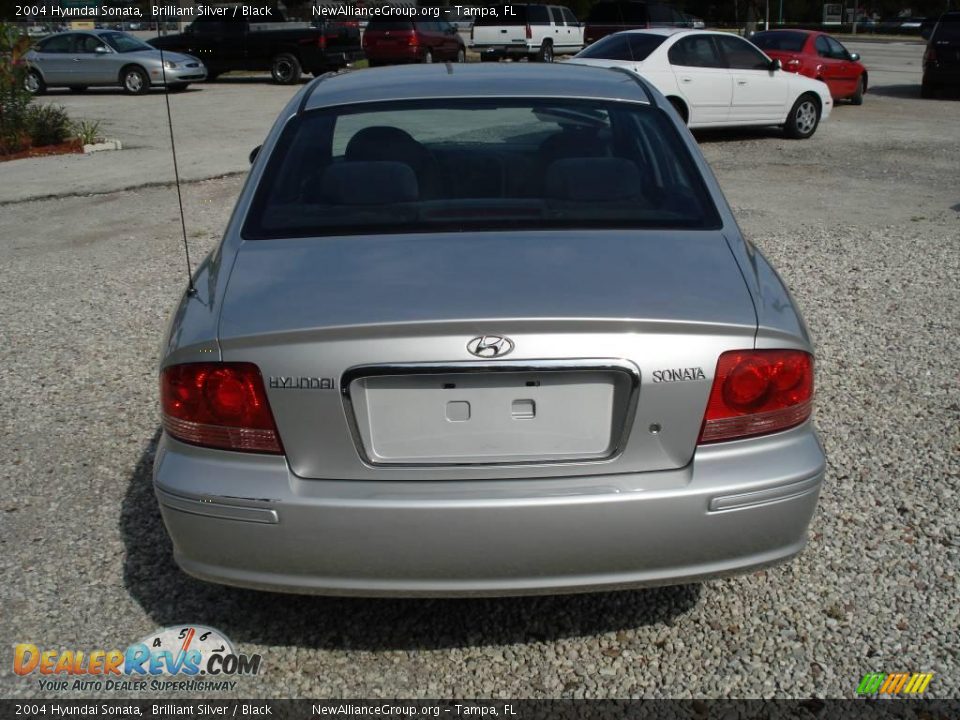 2004 Hyundai Sonata Brilliant Silver / Black Photo #6