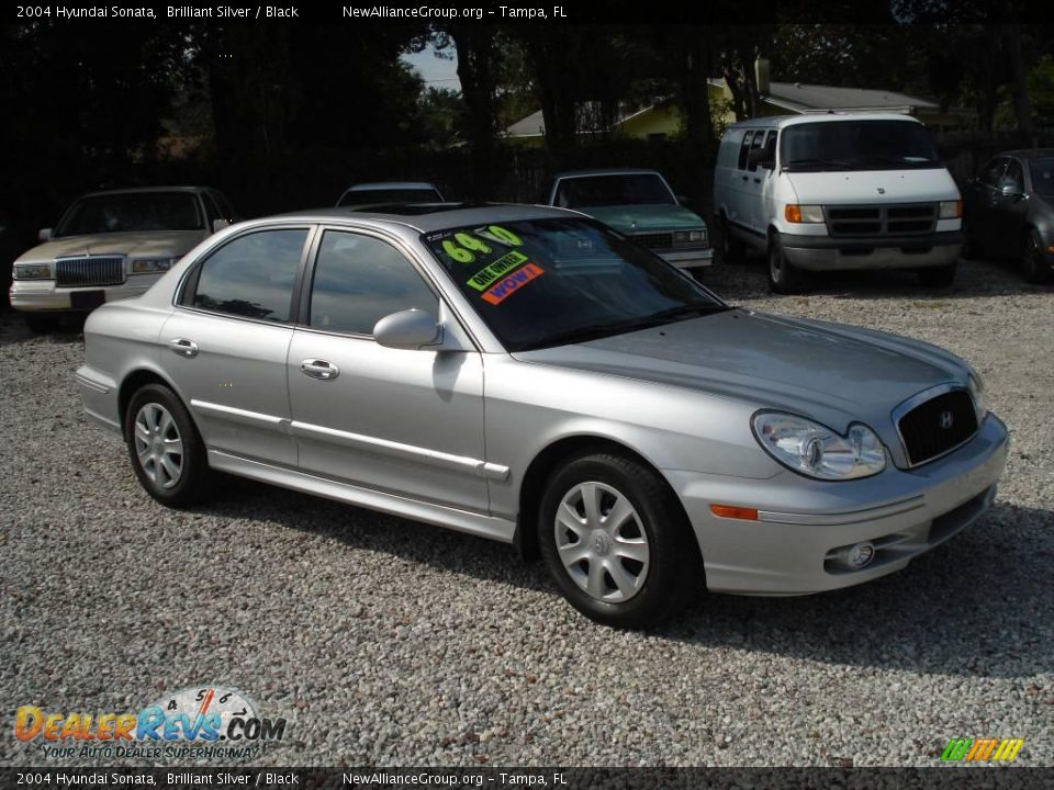 2004 Hyundai Sonata Brilliant Silver / Black Photo #7
