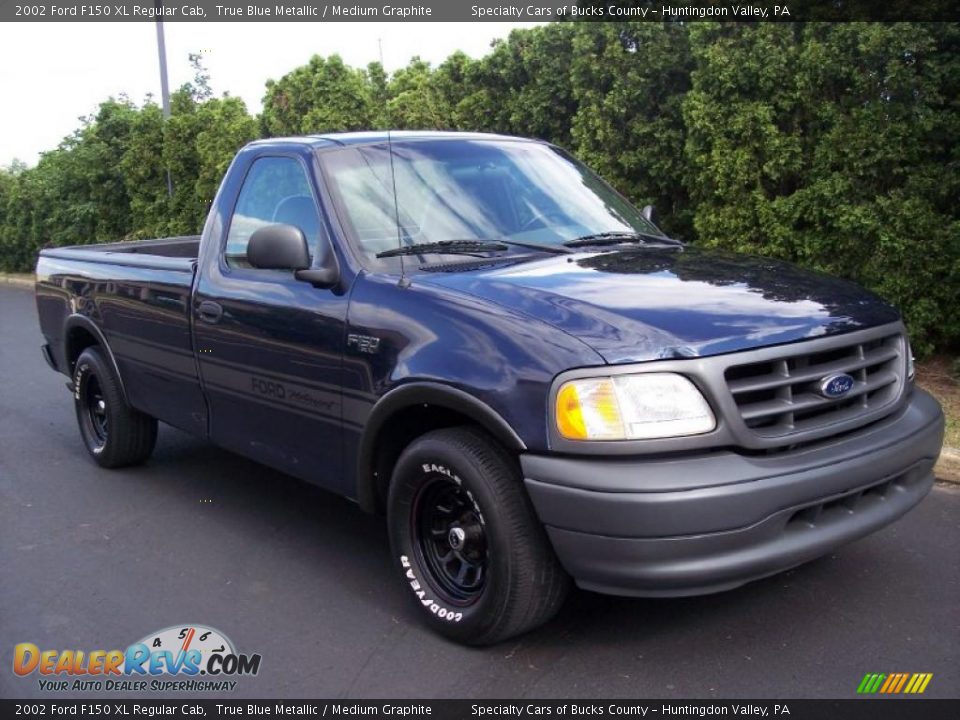 2002 Ford F150 XL Regular Cab True Blue Metallic / Medium Graphite Photo #2