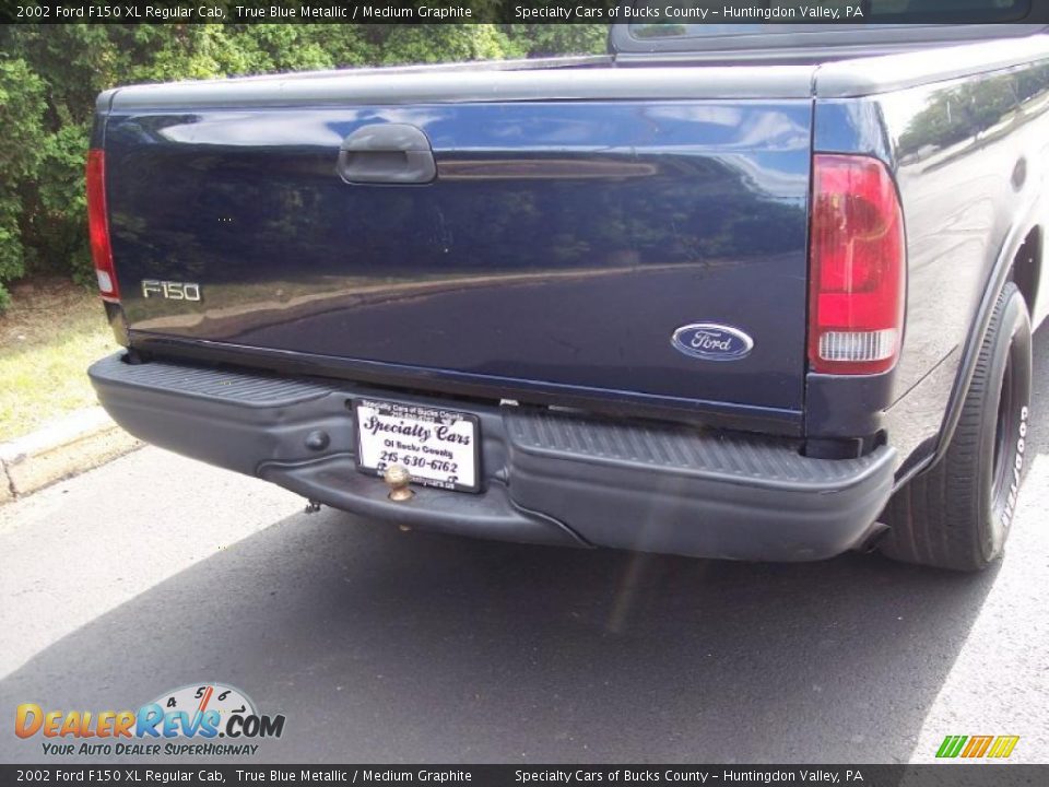 2002 Ford F150 XL Regular Cab True Blue Metallic / Medium Graphite Photo #11