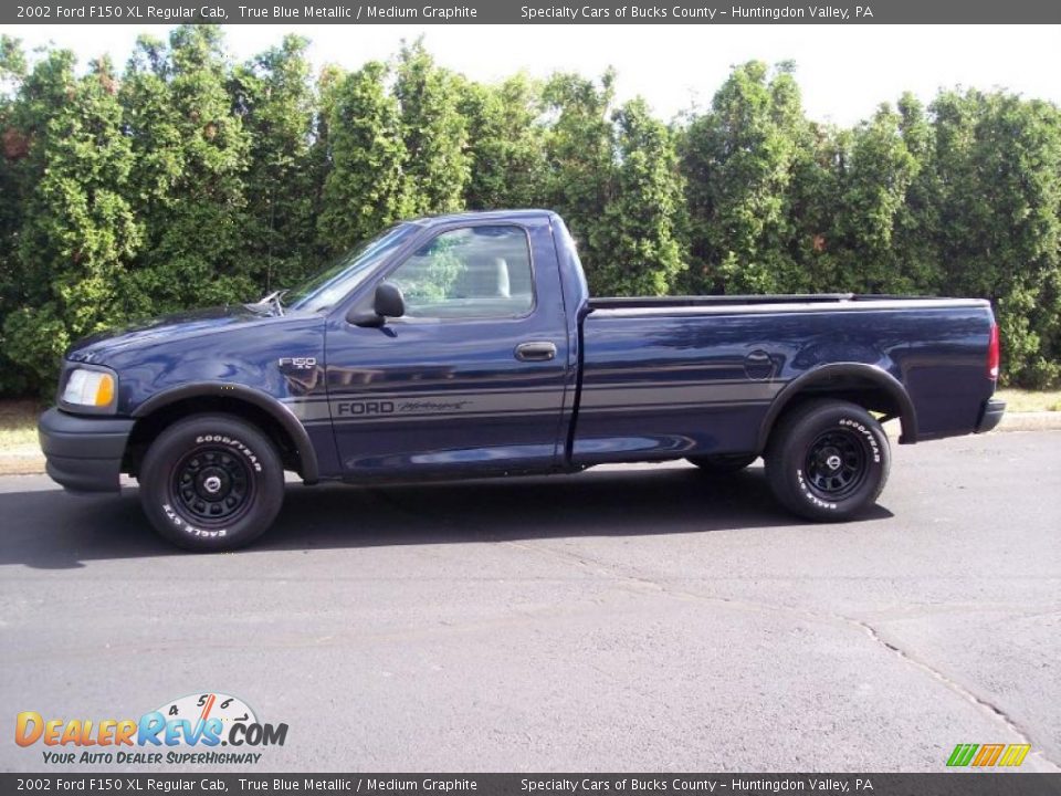 2002 Ford F150 XL Regular Cab True Blue Metallic / Medium Graphite Photo #17