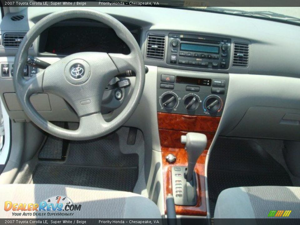 2007 Toyota Corolla LE Super White / Beige Photo #11