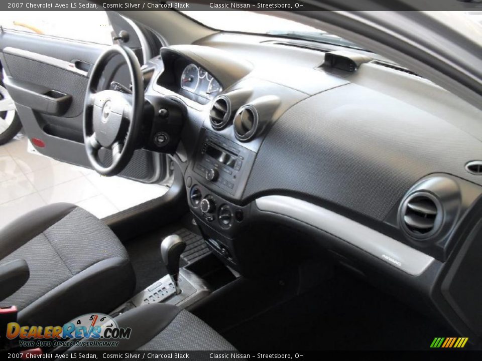2007 Chevrolet Aveo LS Sedan Cosmic Silver / Charcoal Black Photo #16