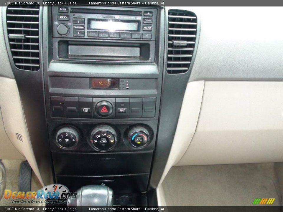 2003 Kia Sorento LX Ebony Black / Beige Photo #30