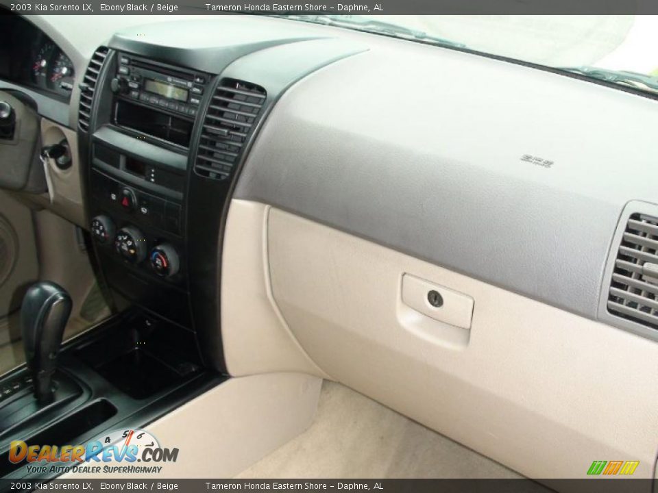 2003 Kia Sorento LX Ebony Black / Beige Photo #35