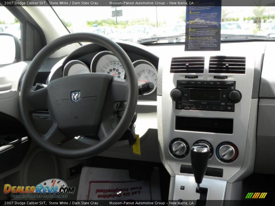 2007 Dodge Caliber SXT Stone White / Dark Slate Gray Photo #12