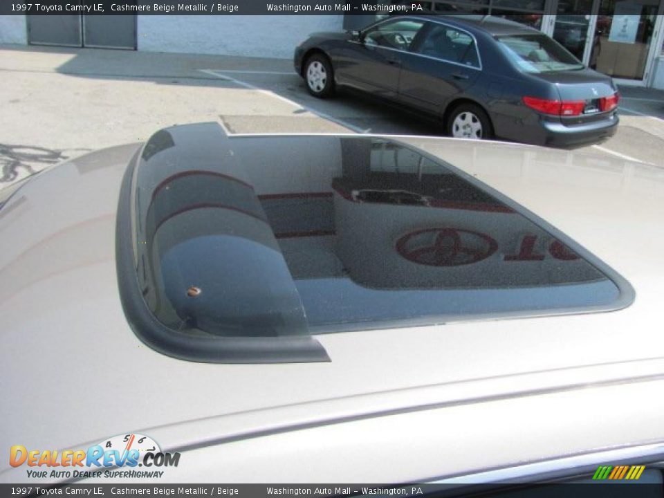 1997 Toyota Camry LE Cashmere Beige Metallic / Beige Photo #3