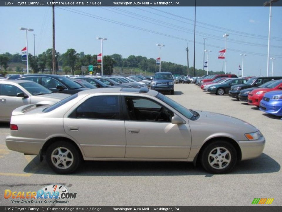 1997 Toyota Camry LE Cashmere Beige Metallic / Beige Photo #7