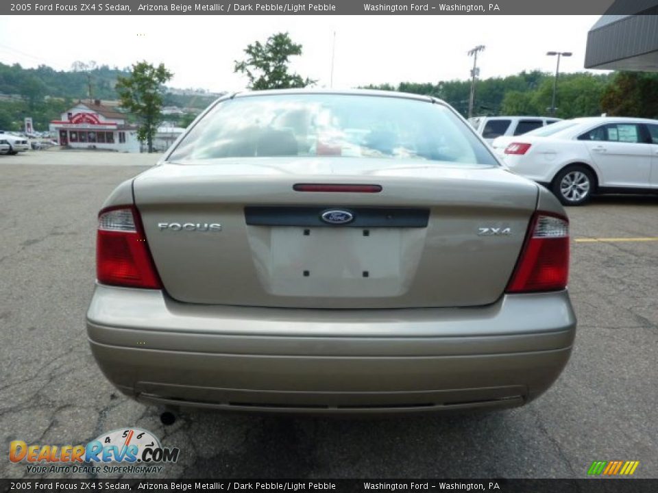 2005 Ford Focus ZX4 S Sedan Arizona Beige Metallic / Dark Pebble/Light Pebble Photo #3