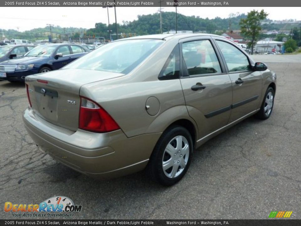 2005 Ford Focus ZX4 S Sedan Arizona Beige Metallic / Dark Pebble/Light Pebble Photo #4