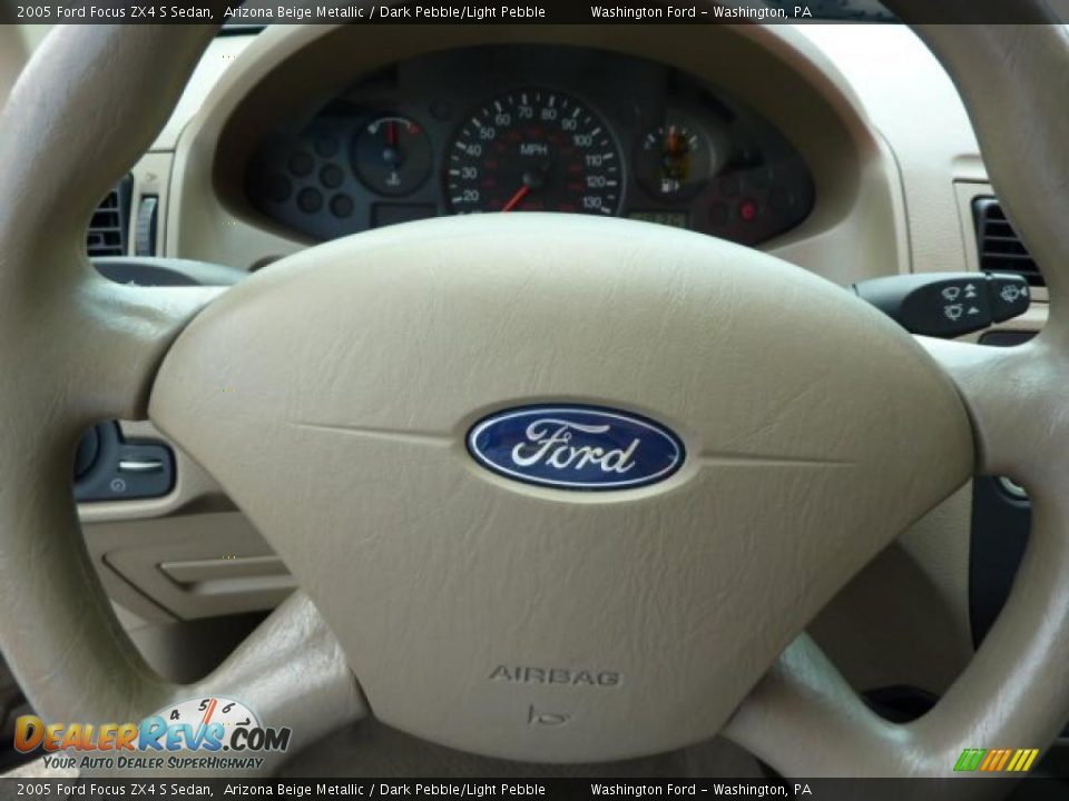 2005 Ford Focus ZX4 S Sedan Arizona Beige Metallic / Dark Pebble/Light Pebble Photo #19