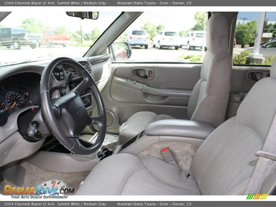 2004 Chevrolet Blazer LS 4x4 Summit White / Medium Gray Photo #9