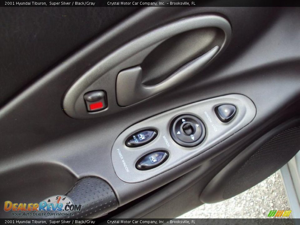 2001 Hyundai Tiburon Super Silver / Black/Gray Photo #16