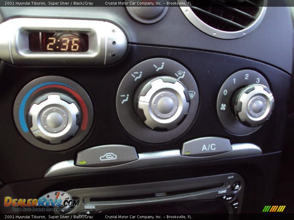 2001 Hyundai Tiburon Super Silver / Black/Gray Photo #19