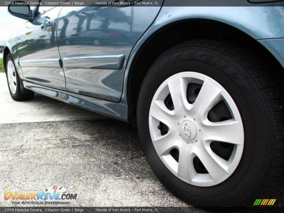 2004 Hyundai Sonata Celadon Green / Beige Photo #5