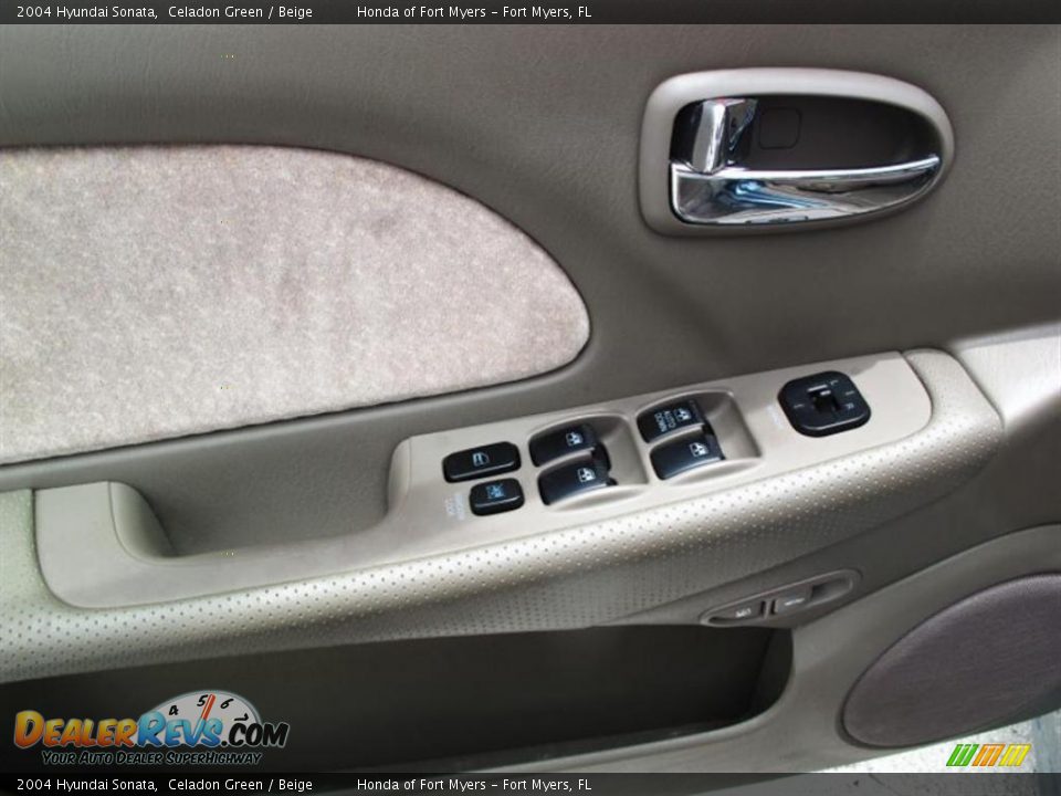 2004 Hyundai Sonata Celadon Green / Beige Photo #15