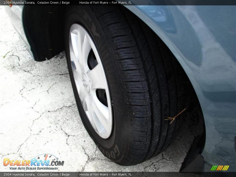2004 Hyundai Sonata Celadon Green / Beige Photo #19