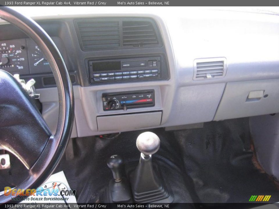 1993 Ford Ranger XL Regular Cab 4x4 Vibrant Red / Grey Photo #4