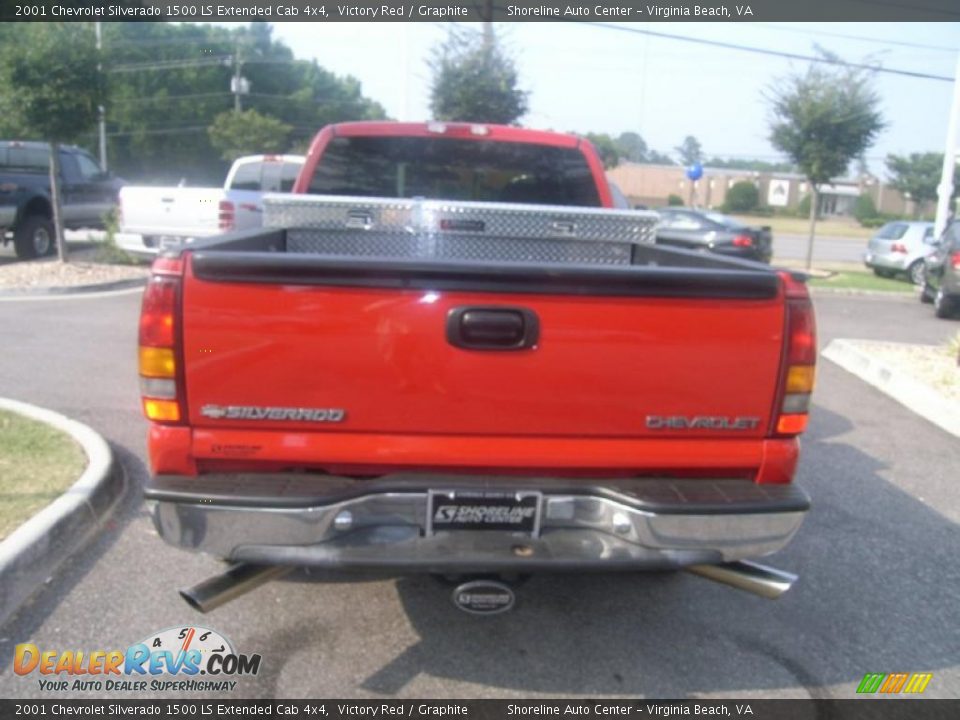 2001 Chevrolet Silverado 1500 LS Extended Cab 4x4 Victory Red / Graphite Photo #4